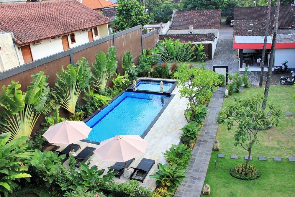 Budhi Taman liburan